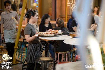 คืนวันอาทิตย์ ที่ร้าน แฮปปี้ ฟิช, เอเชีย ทีค เดอะ ริเวอร์ฟร้อนท์ — photo 40