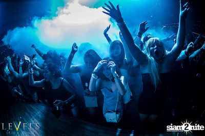 Rave Radio ที่ เลเวลส์ — photo 3