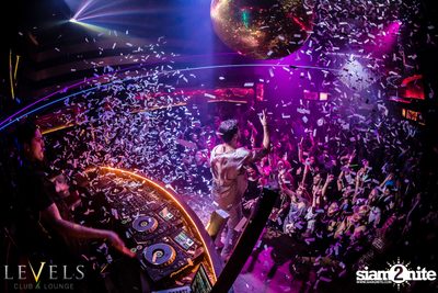 Rave Radio ที่ เลเวลส์ — photo 4