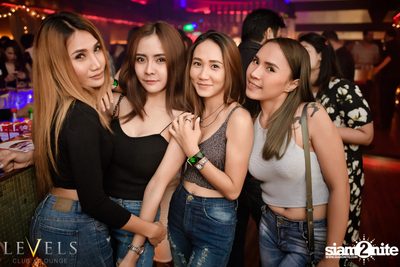 Rave Radio ที่ เลเวลส์ — photo 46