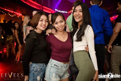 Rave Radio ที่ เลเวลส์ — photo 54