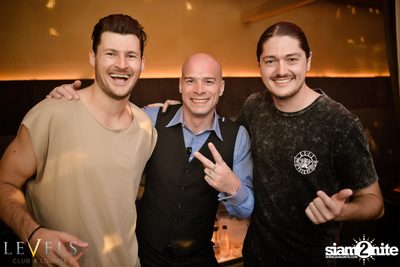 Rave Radio ที่ เลเวลส์ — photo 57