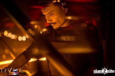 Rave Radio ที่ เลเวลส์ — photo 74
