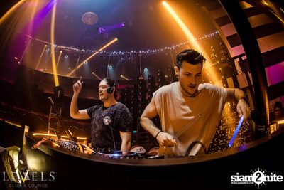 Rave Radio ที่ เลเวลส์ — photo 81