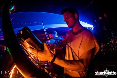 Rave Radio ที่ เลเวลส์ — photo 82