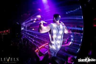 Rave Radio ที่ เลเวลส์ — photo 85