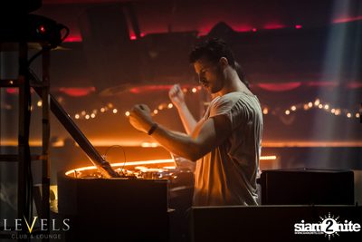 Rave Radio ที่ เลเวลส์ — photo 88