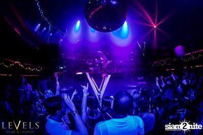 Rave Radio ที่ เลเวลส์ — photo 91