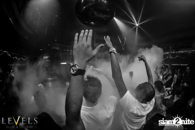Rave Radio ที่ เลเวลส์ — photo 92