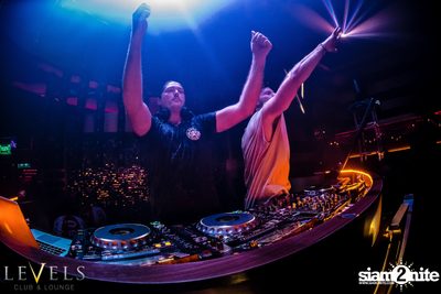 Rave Radio ที่ เลเวลส์ — photo 93