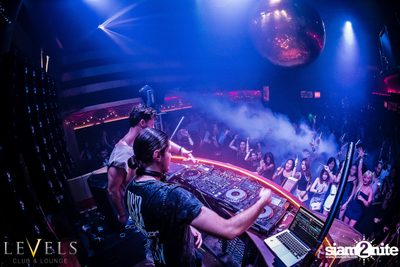 Rave Radio ที่ เลเวลส์ — photo 101