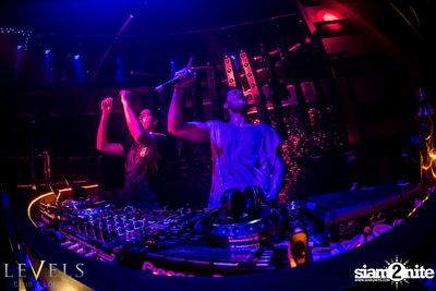Rave Radio ที่ เลเวลส์ — photo 104