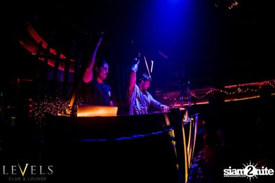 Rave Radio ที่ เลเวลส์ — photo 106