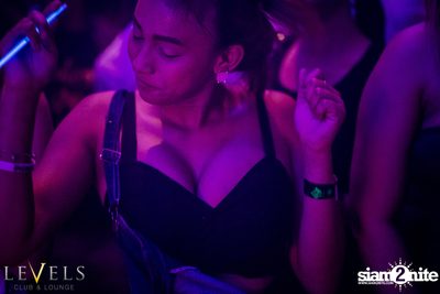 Rave Radio ที่ เลเวลส์ — photo 107