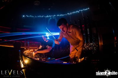 Rave Radio ที่ เลเวลส์ — photo 110