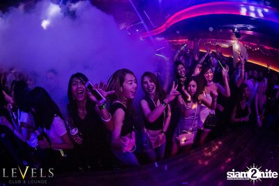 Rave Radio ที่ เลเวลส์ — photo 112