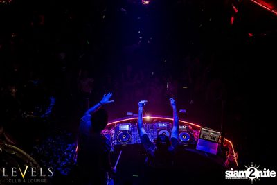 Rave Radio ที่ เลเวลส์ — photo 115