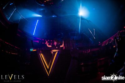 Rave Radio ที่ เลเวลส์ — photo 119