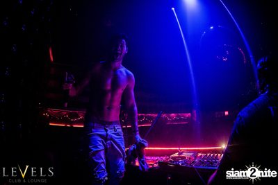 Rave Radio ที่ เลเวลส์ — photo 128