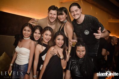 Rave Radio ที่ เลเวลส์ — photo 141