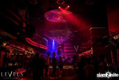 ปาร์ตี้คืนวันศุกร์ ที่ร้าน เลเวล, สุขุมวิท ซอย 11 — photo 18