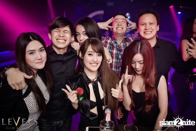 ปาร์ตี้คืนวันศุกร์ ที่ร้าน เลเวล, สุขุมวิท ซอย 11 — photo 93