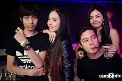 ปาร์ตี้คืนวันศุกร์ ที่ร้าน เลเวล, สุขุมวิท ซอย 11 — photo 100