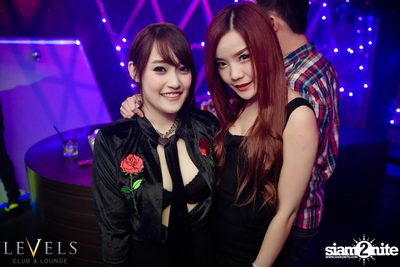 ปาร์ตี้คืนวันศุกร์ ที่ร้าน เลเวล, สุขุมวิท ซอย 11 — photo 102