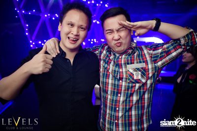 ปาร์ตี้คืนวันศุกร์ ที่ร้าน เลเวล, สุขุมวิท ซอย 11 — photo 103