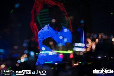 New Year's Eve Glow In The Dark Party ที่ เดอะ เวสทิน แกรนด์ — photo 3