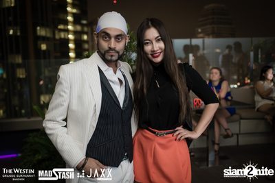 New Year's Eve Glow In The Dark Party ที่ เดอะ เวสทิน แกรนด์ — photo 4