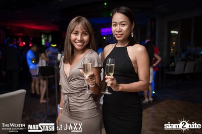 New Year's Eve Glow In The Dark Party ที่ เดอะ เวสทิน แกรนด์ — photo 11