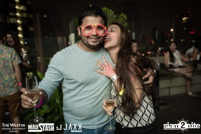 New Year's Eve Glow In The Dark Party ที่ เดอะ เวสทิน แกรนด์ — photo 14