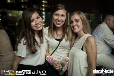New Year's Eve Glow In The Dark Party ที่ เดอะ เวสทิน แกรนด์ — photo 15
