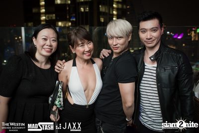 New Year's Eve Glow In The Dark Party ที่ เดอะ เวสทิน แกรนด์ — photo 18