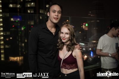 New Year's Eve Glow In The Dark Party ที่ เดอะ เวสทิน แกรนด์ — photo 21