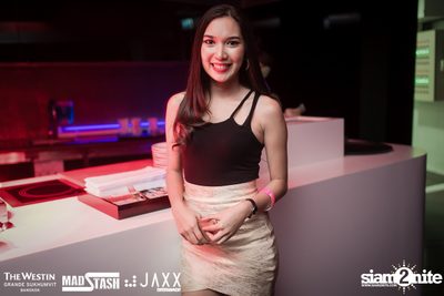 New Year's Eve Glow In The Dark Party ที่ เดอะ เวสทิน แกรนด์ — photo 22