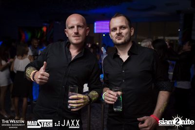 New Year's Eve Glow In The Dark Party ที่ เดอะ เวสทิน แกรนด์ — photo 24