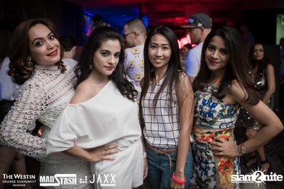 New Year's Eve Glow In The Dark Party ที่ เดอะ เวสทิน แกรนด์ — photo 26