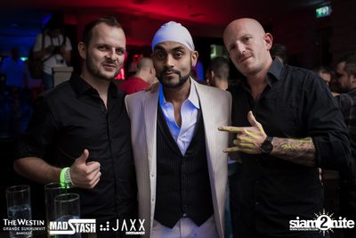 New Year's Eve Glow In The Dark Party ที่ เดอะ เวสทิน แกรนด์ — photo 28
