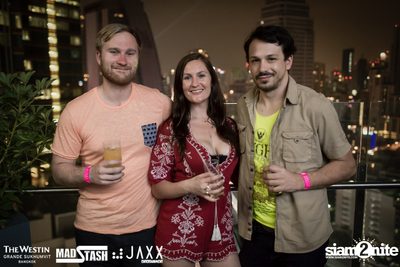 New Year's Eve Glow In The Dark Party ที่ เดอะ เวสทิน แกรนด์ — photo 32