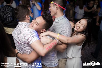 New Year's Eve Glow In The Dark Party ที่ เดอะ เวสทิน แกรนด์ — photo 35