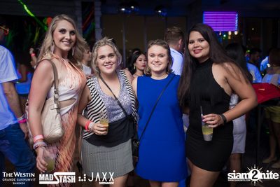 New Year's Eve Glow In The Dark Party ที่ เดอะ เวสทิน แกรนด์ — photo 39
