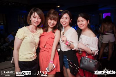 New Year's Eve Glow In The Dark Party ที่ เดอะ เวสทิน แกรนด์ — photo 41