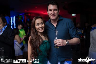 New Year's Eve Glow In The Dark Party ที่ เดอะ เวสทิน แกรนด์ — photo 43