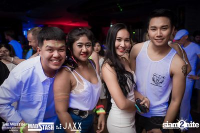 New Year's Eve Glow In The Dark Party ที่ เดอะ เวสทิน แกรนด์ — photo 49