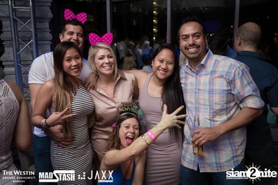 New Year's Eve Glow In The Dark Party ที่ เดอะ เวสทิน แกรนด์ — photo 51