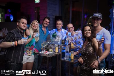 New Year's Eve Glow In The Dark Party ที่ เดอะ เวสทิน แกรนด์ — photo 56