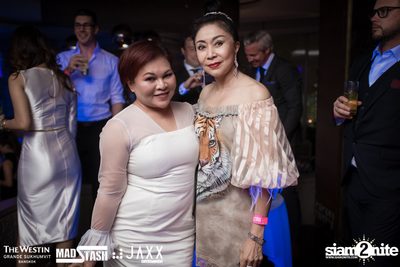 New Year's Eve Glow In The Dark Party ที่ เดอะ เวสทิน แกรนด์ — photo 60