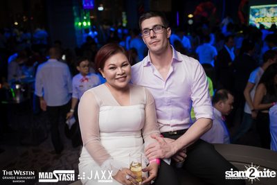 New Year's Eve Glow In The Dark Party ที่ เดอะ เวสทิน แกรนด์ — photo 64